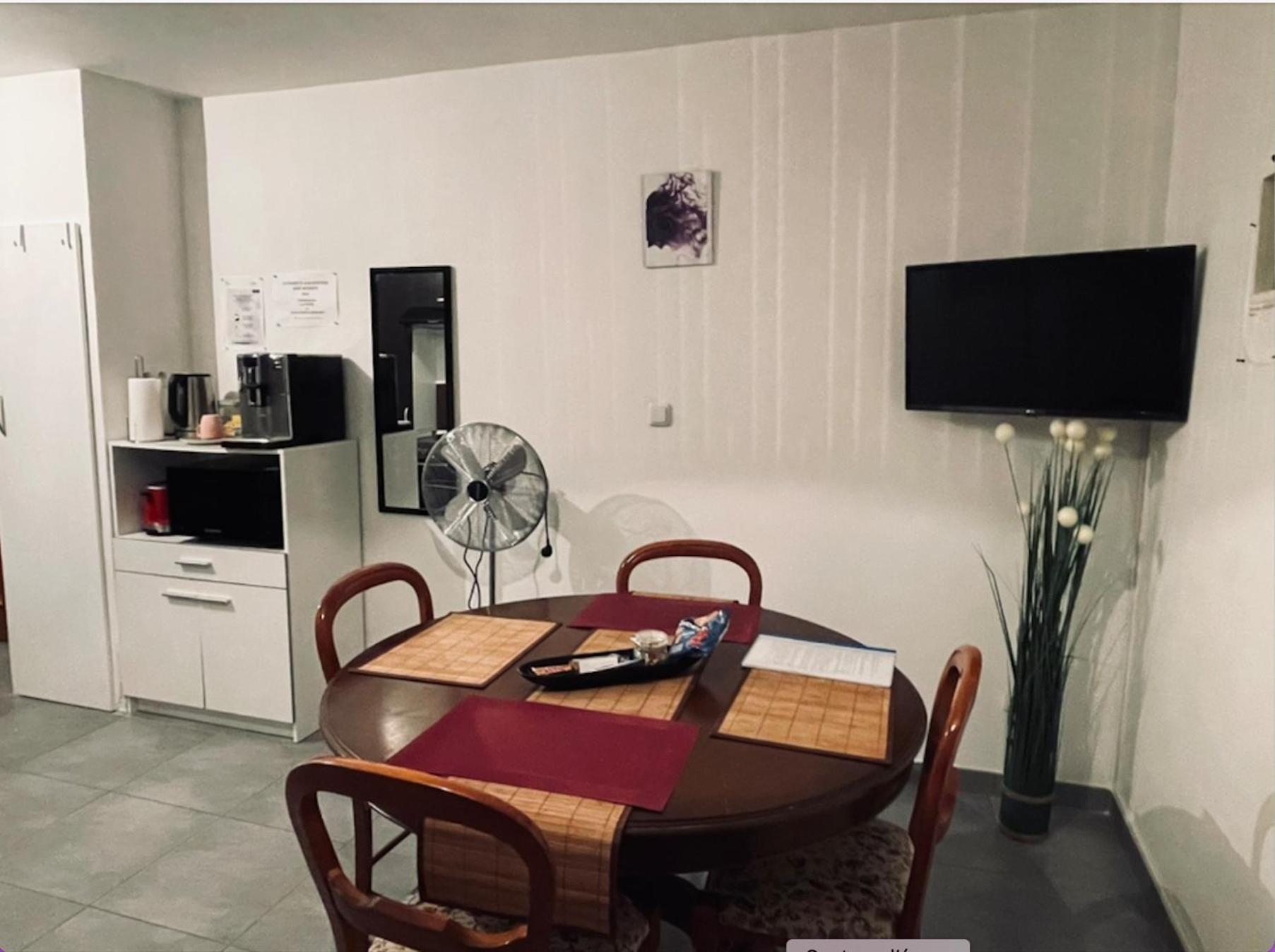 Appartement Avec Parking Gratuit Et Wifi Vierzon Eksteriør billede