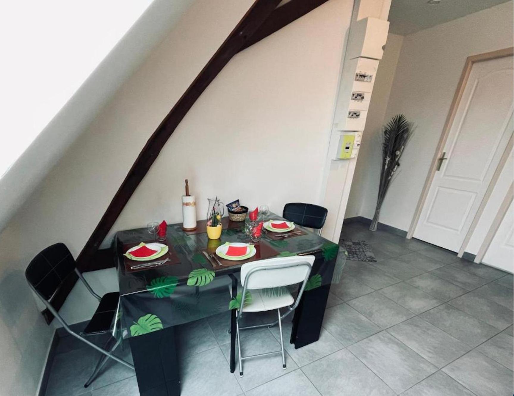 Appartement Avec Parking Gratuit Et Wifi Vierzon Eksteriør billede